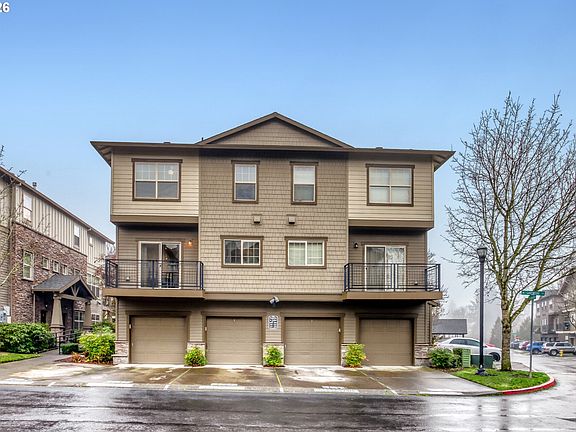 2nd image of 614 NE Garswood Ln