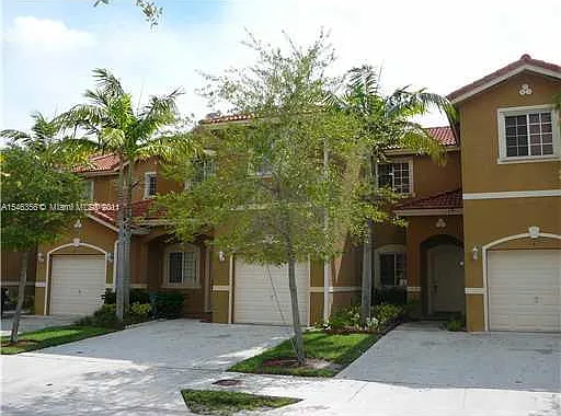 3 bed, 2.5 bath, 1289 sqft, $2,850 — Photo 2