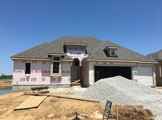 13460 NW 72nd St, Parkville, MO 64152