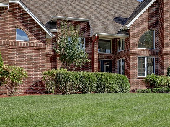 2nd image of 9490 Wedgewood Dr