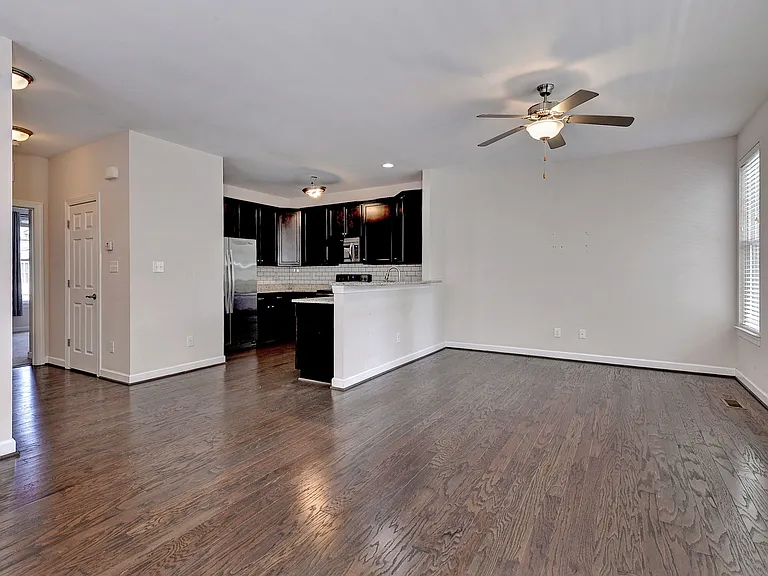 4307 Audrey Ln — Photo 10