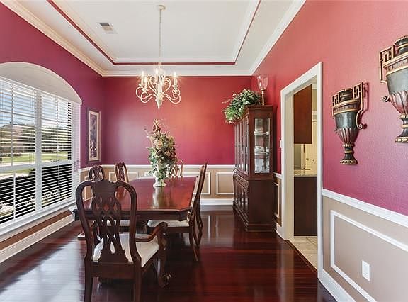4th image of 2040 Hampshire Dr