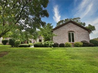 42 Tobey Brk, Pittsford, NY 14534