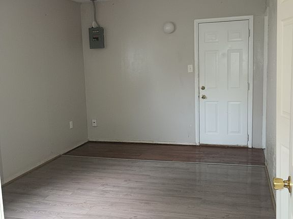 5th image of 146 W Columbia Ave
