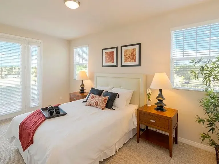 Costa Pointe Luxury 3-4 Bedroom Townhomes — Photo 28