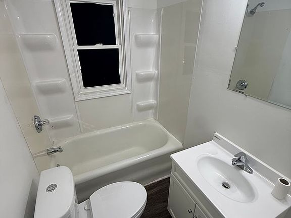 4th image of 362 Van Buren Ave #2