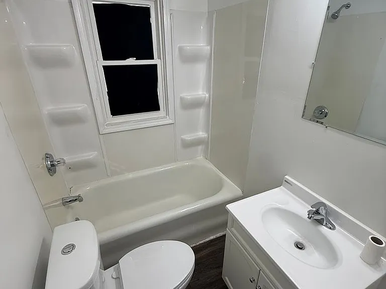 362 Van Buren Ave — Photo 4
