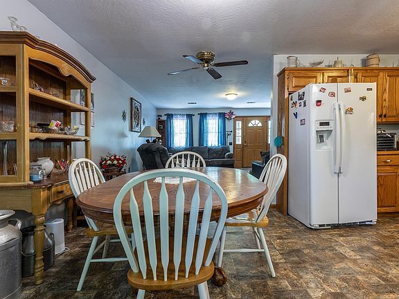 5th image of 44 Stearman Dr