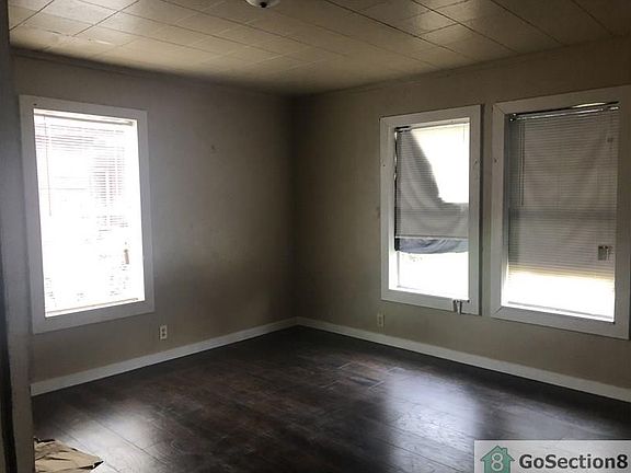 5th image of 111 Dahlia St