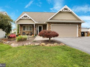319 Sycamore Ln, Blandon, PA 19510