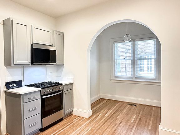 2nd image of 2325 Glenmary Ave APT 1