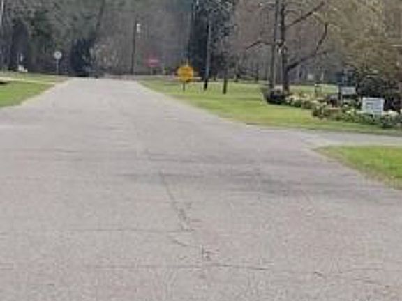 Exterior Neighborhood (street photo)