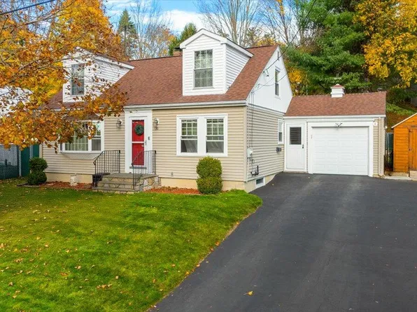 30 Brown Street, Lewiston, ME 04240