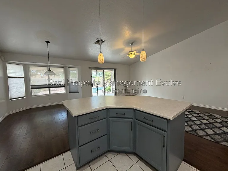 2227 E Edna Ave — Photo 11