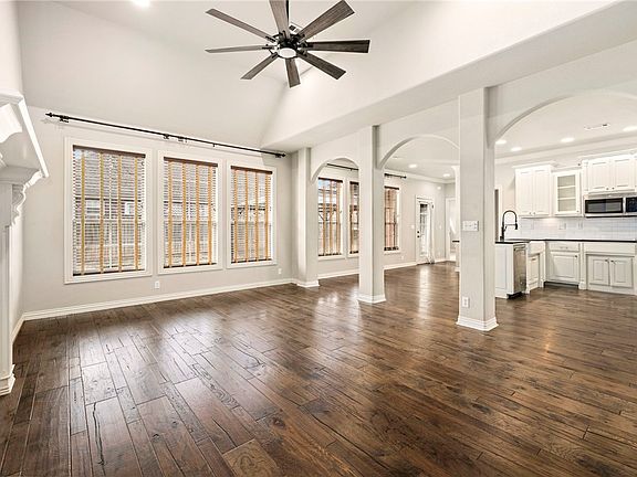 3rd image of 4001 Cortney Cir