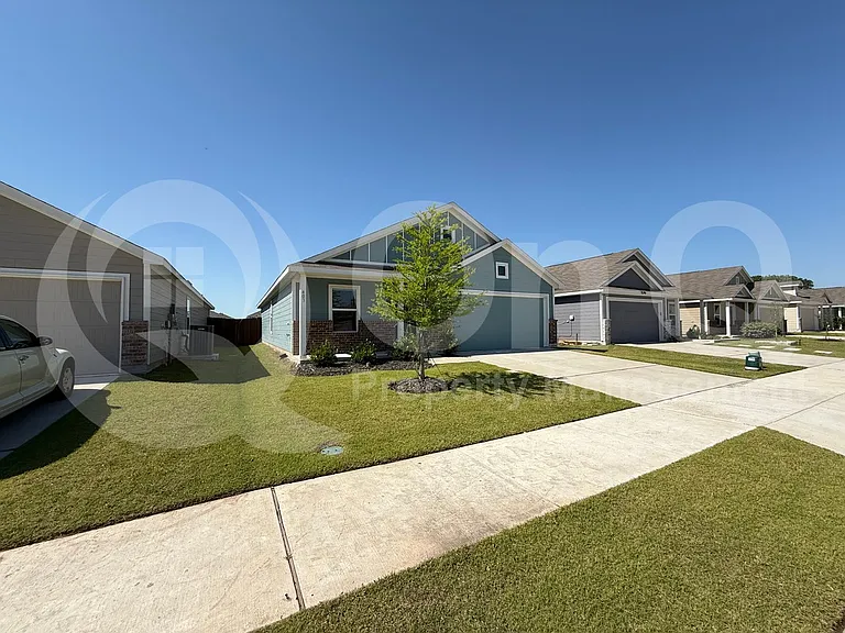 403 Ashbrook Way — Photo 3