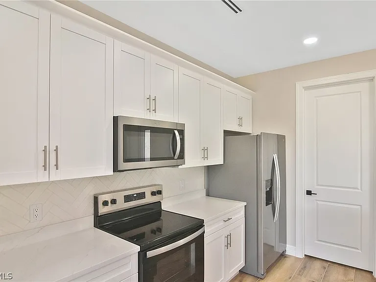 1906 NW 28th Ave — Photo 11