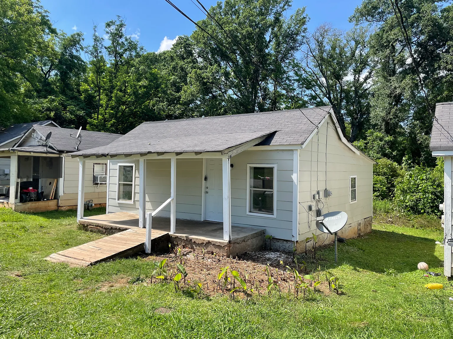 213 Cedar St — Photo 1