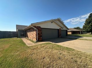 8308 NW 7th St, Oklahoma City, OK 73127