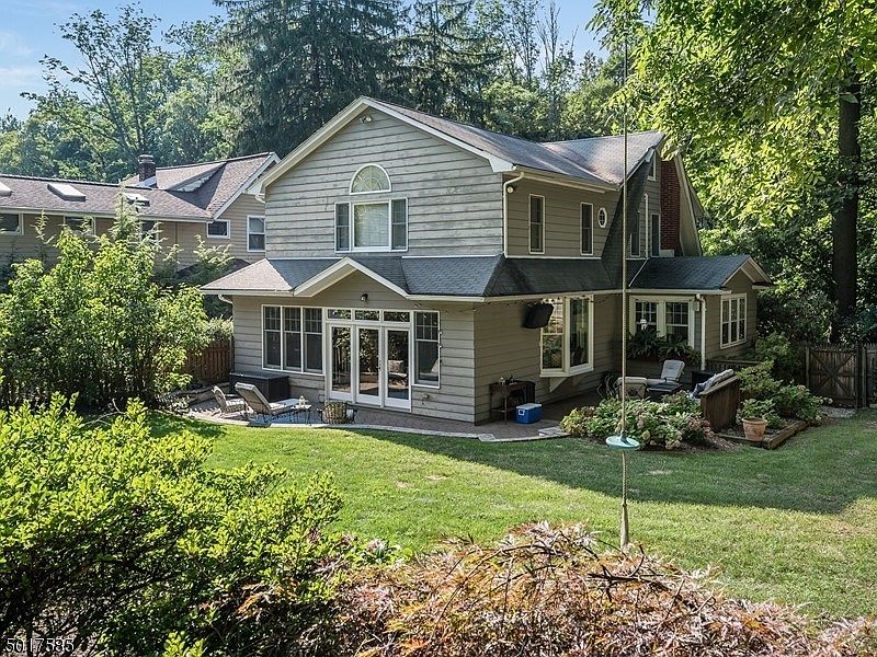2nd image of 48 Buttonwood Rd