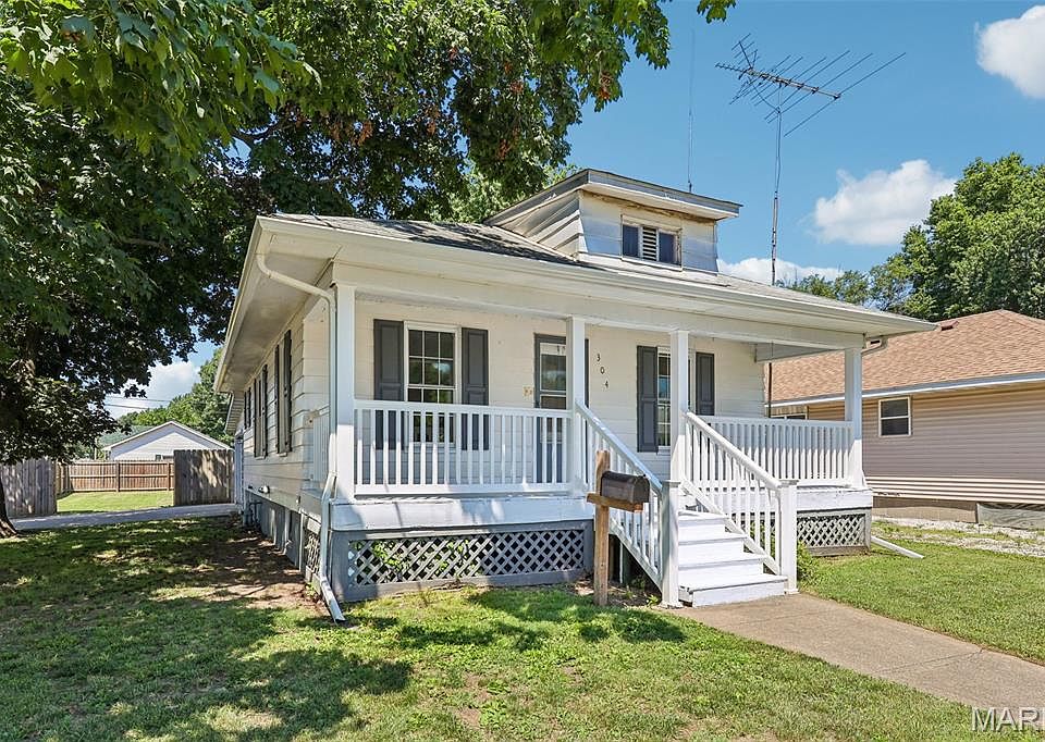 1st image of 304 N Chiles St