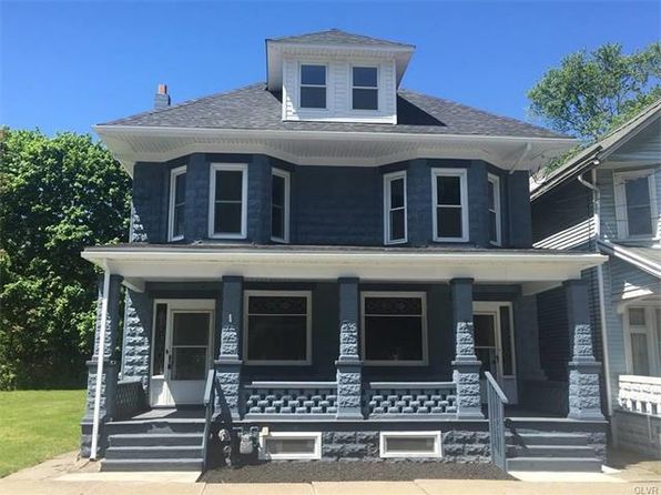 696 Main St