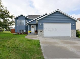1213 38th Ave S, Moorhead, MN 56560