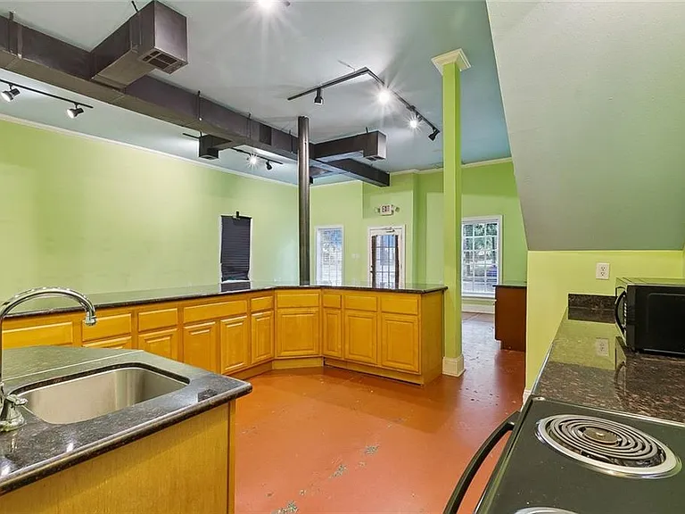 2103 S Carrollton Ave — Photo 6