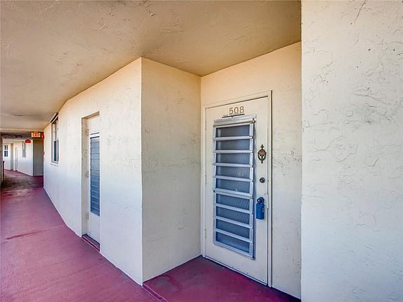 3rd image of 2731 NE 14th St Causeway #508