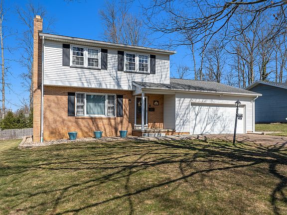 2nd image of 144 Green Bay Dr