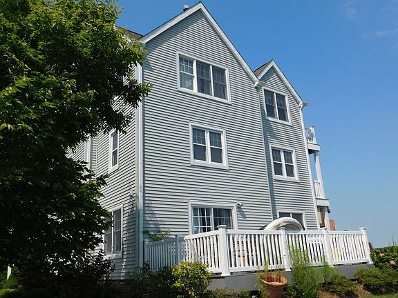 2nd image of 16823 Powells Cove Blvd #11