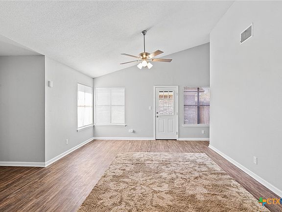 4th image of 104 Largo Ct
