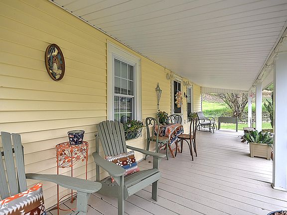 4th image of 517 Cherokee Dr