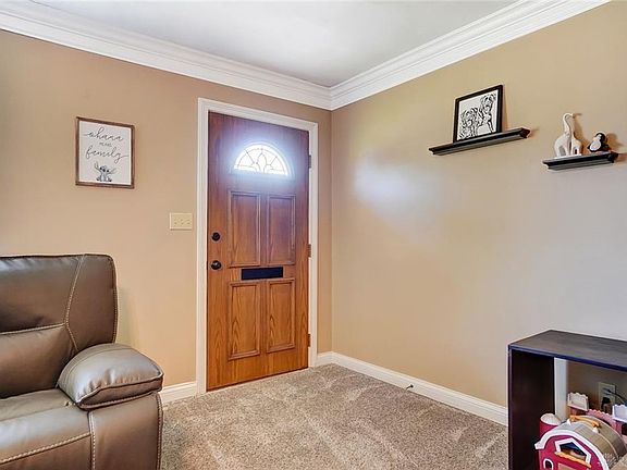 5th image of 2340 Alvarado Dr