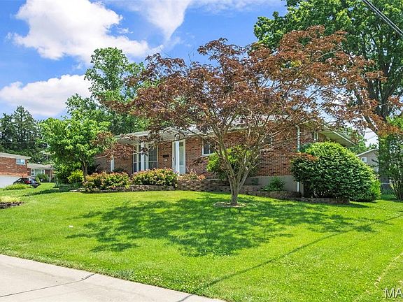 3rd image of 2210 Doran Dr