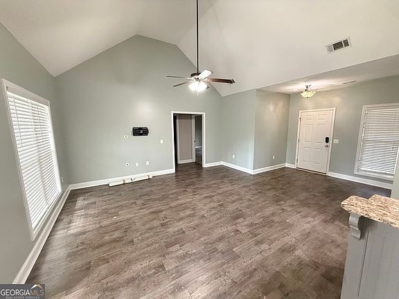 3rd image of 136 Sweet Briar Trl