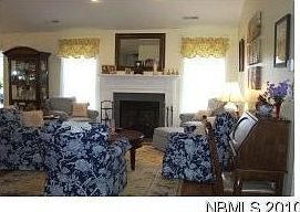 Cheerful Great Room