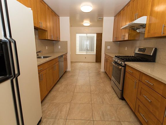 4th image of 428 22nd Ave