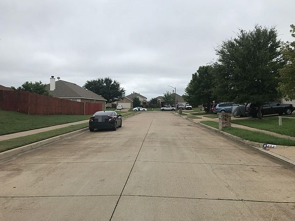 5th image of 713 Crystal Dr