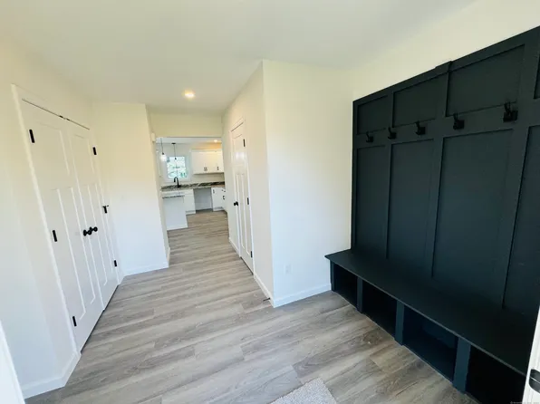 76 Red Cedar Road, Woodstock, CT 06281