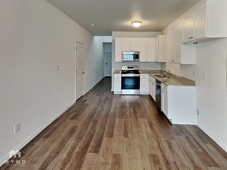 3230 Cherry Ln — Photo 5