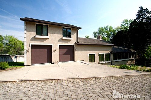 1st image of 194 Caldwell Dr