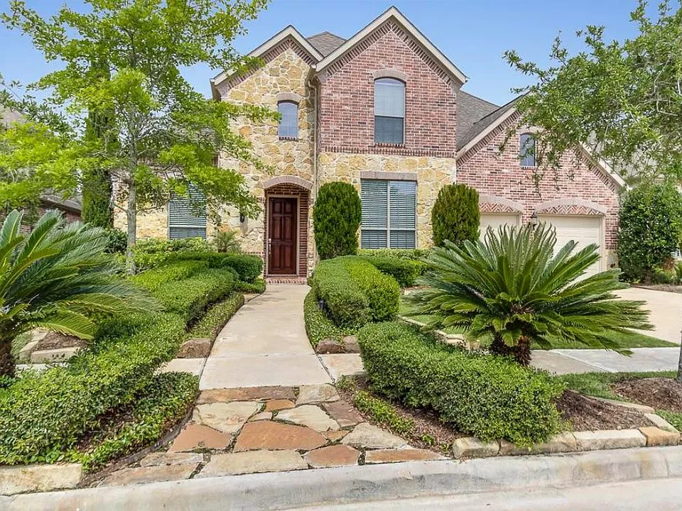 3207 Saint Charles Ct