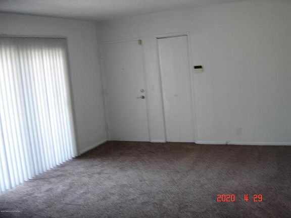 2nd image of 1122 W Huntington Dr