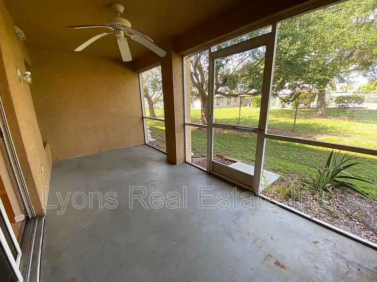 3806 SW 7th Pl #102 — Photo 19