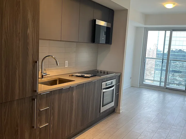 2031 Kennedy Rd N #1620 — Photo 4
