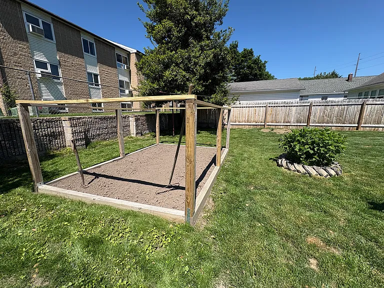 182 Roosevelt St — Photo 23