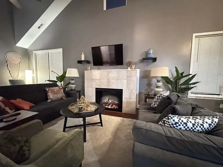 321 N Summit Ave — Photo 5
