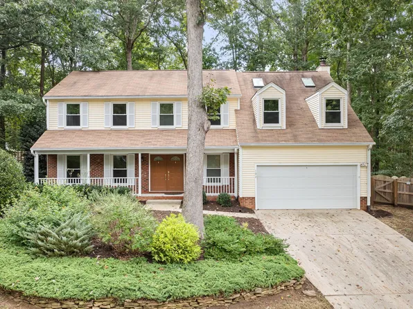 102 Old Bellows Ct, Raleigh, NC 27607