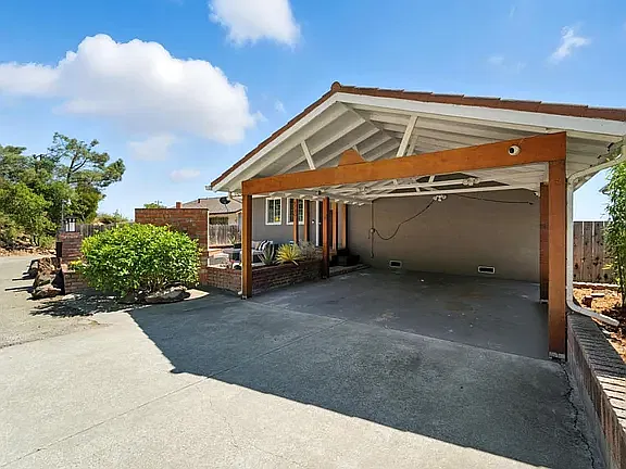 4 bed, 2045 sqft, $4,500 — Photo 4